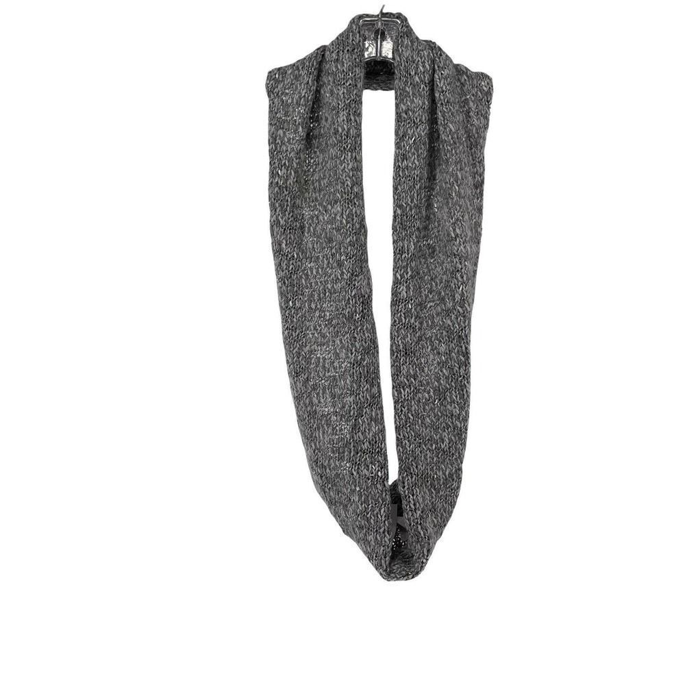 Hollister Infinity Scarf Gray Silver Metallic Threading Throughout Chunky Knit